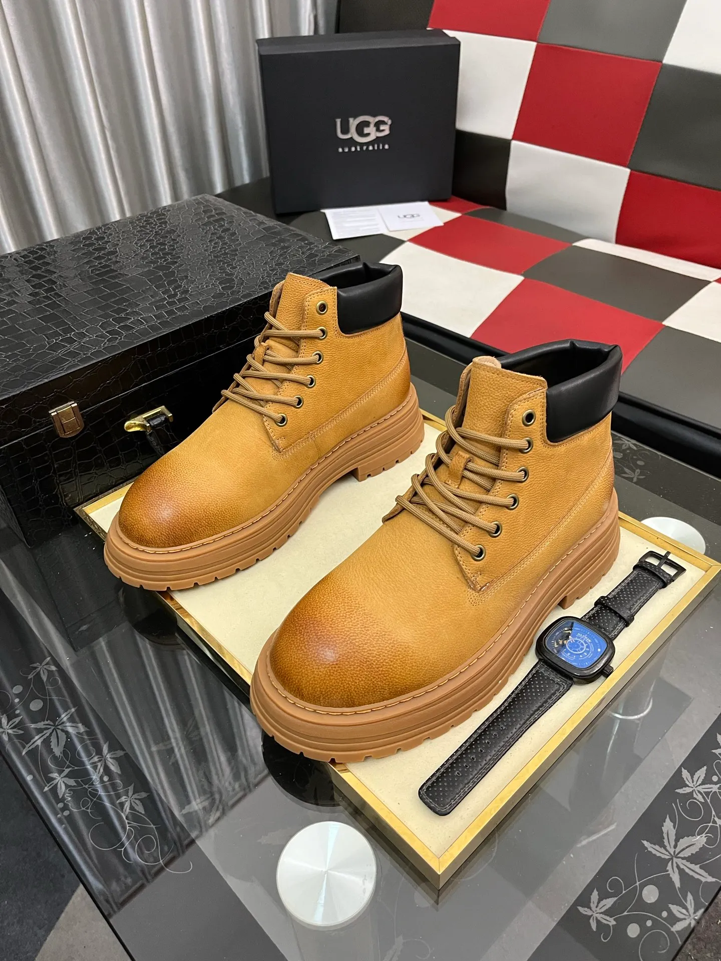 Men's Men's Shoes 💰660⌚️⌚️New UGG fur-integrated men's simple and fashionable snow shoes. The most worth buying at the end of this year are warm casual shoes. Whether you are out and about at home, their comfortable and warm performance will be your most suitable fashion companion! The material is cowhide upper and imported wool is used inside. Two layers of cowhide for warmth and comfort! The eva+ rubber patch outsole is cushioned, wear-resistant, and has good elasticity. It is light and wear-resistant, comfortable and soft, and the new simple cut is more fashionable. It has both practicality and fashion sense, so you no longer have to worry about how to match it in winter, while still maintaining fashionable taste. High-quality genuine wool produced in Dongguan. The material depends on the details! Size: 38-39-40-41-42-43-44-45